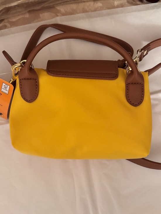 New Disney Yellow & Brown Mini Winnie the Pooh Crossbody Bag w/Bag Charm - Picture 7 of 8